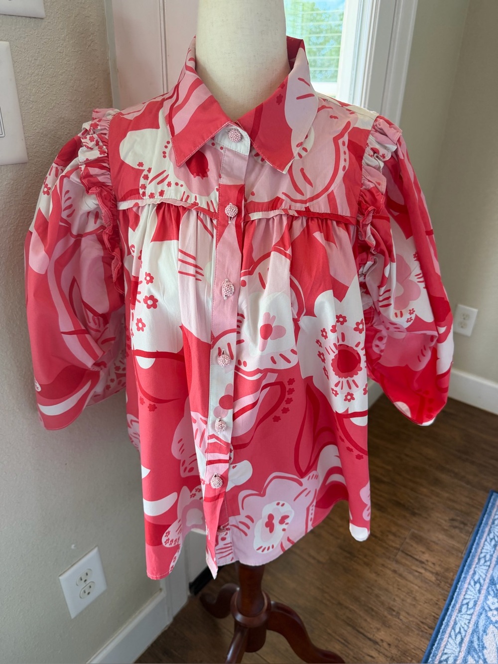Karlie Sweet Bloom Digital Floral Ruffle Puff Sleeve Top Size Large red and pink